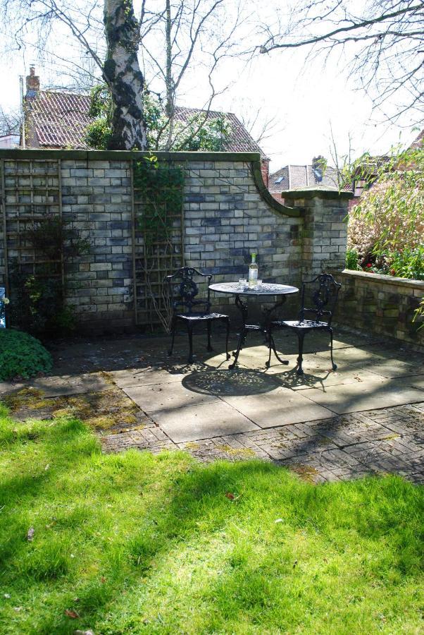 Melton Guest House York Exteriör bild